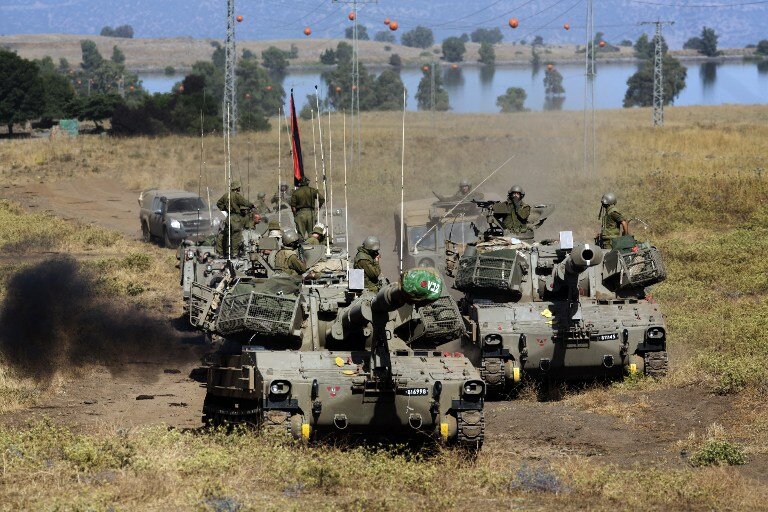 Маневры самоходной артиллерии ЦАХАЛа у сирийской границы | Фото: AFP