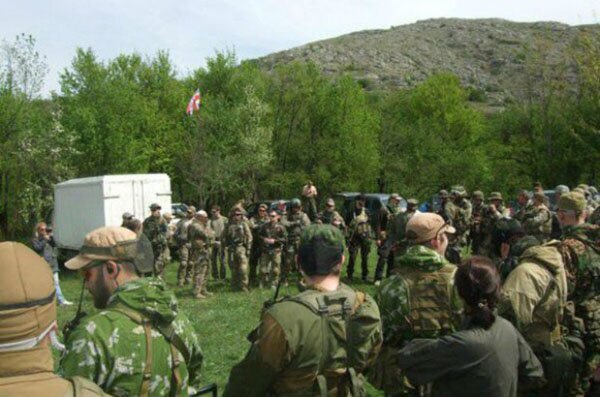 Боевиков, забрасываемых в Украину, готовят в горах Крыма? 