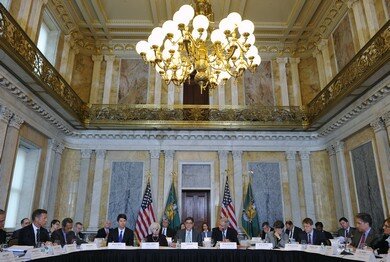77 тысяч иностранных банков предоставят сведения американцам | Фото: AFP
