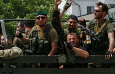 МВД Украины сообщило, сколько Янукович платит наемникам | Фото: AFP