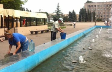 В Славянске нет воды, электричества и мобильной связи 