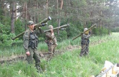 Вместе со сбитым самолетом в Луганск летели еще два | Фото: AFP