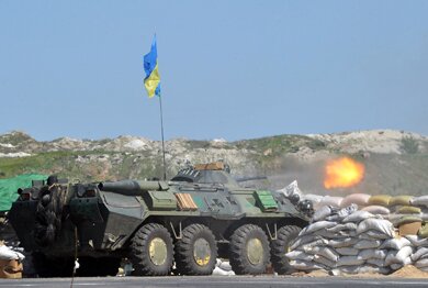 НАТО намерен крепить обороноспособность Украины | Фото: AFP
