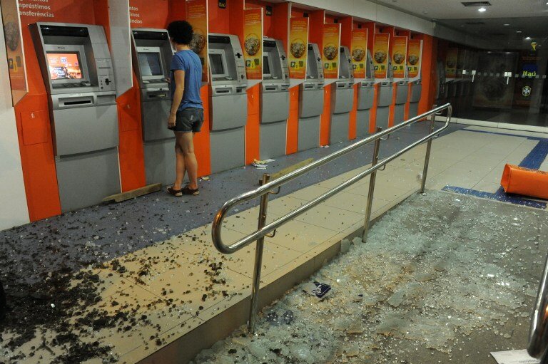 Бразилия протестует против Чемпионата Мира | Фото: AFP