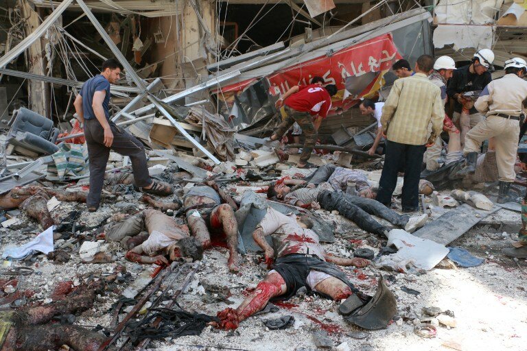 На Алеппо сбросили баррельные бомбы | Фото: AFP