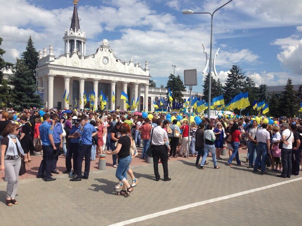 Харьков встретил из Израиля своего мэра Кернеса | Фото: AFP
