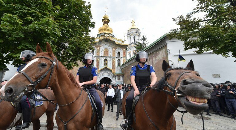 Киев. Безобразия у Лавры | Фото: AFP