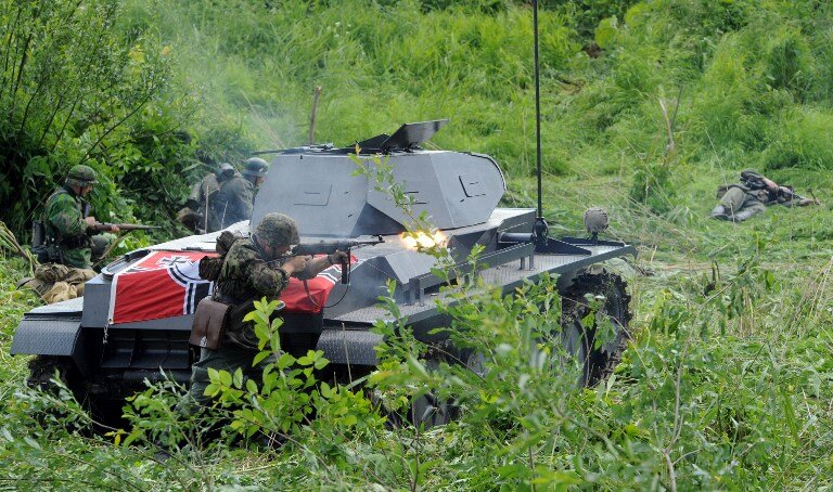 22 июня, ровно в 4 часа... | Фото: AFP