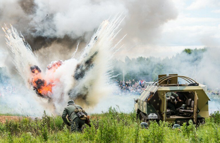 22 июня, ровно в 4 часа... | Фото: AFP