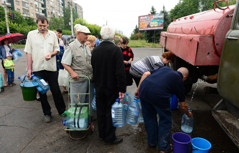 Беженцы Донбасса | Фото: AFP