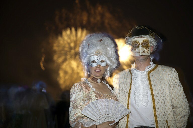 Маскарад в Версале | Фото: AFP