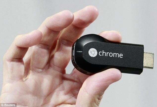 Google выпустил гаджет Chromecast | Фото: AFP