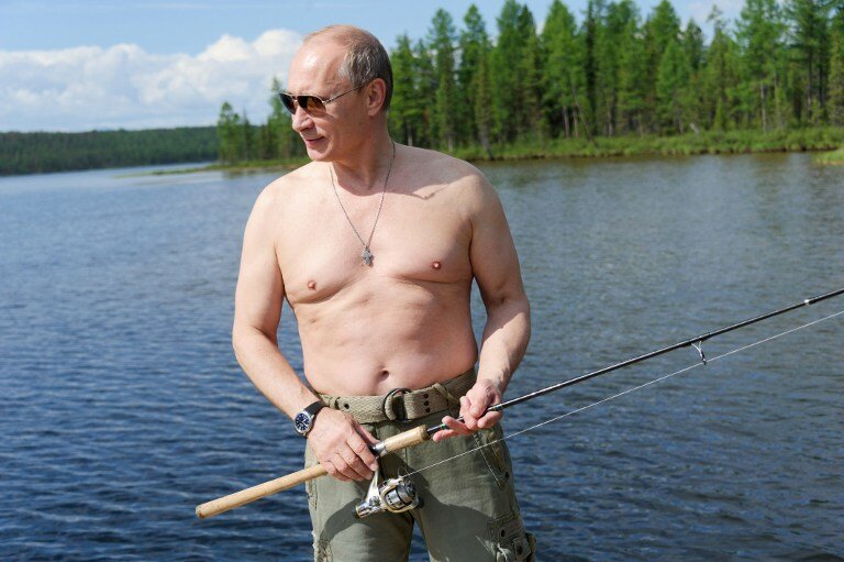 Путин обещал укусить щуку | Фото: AFP