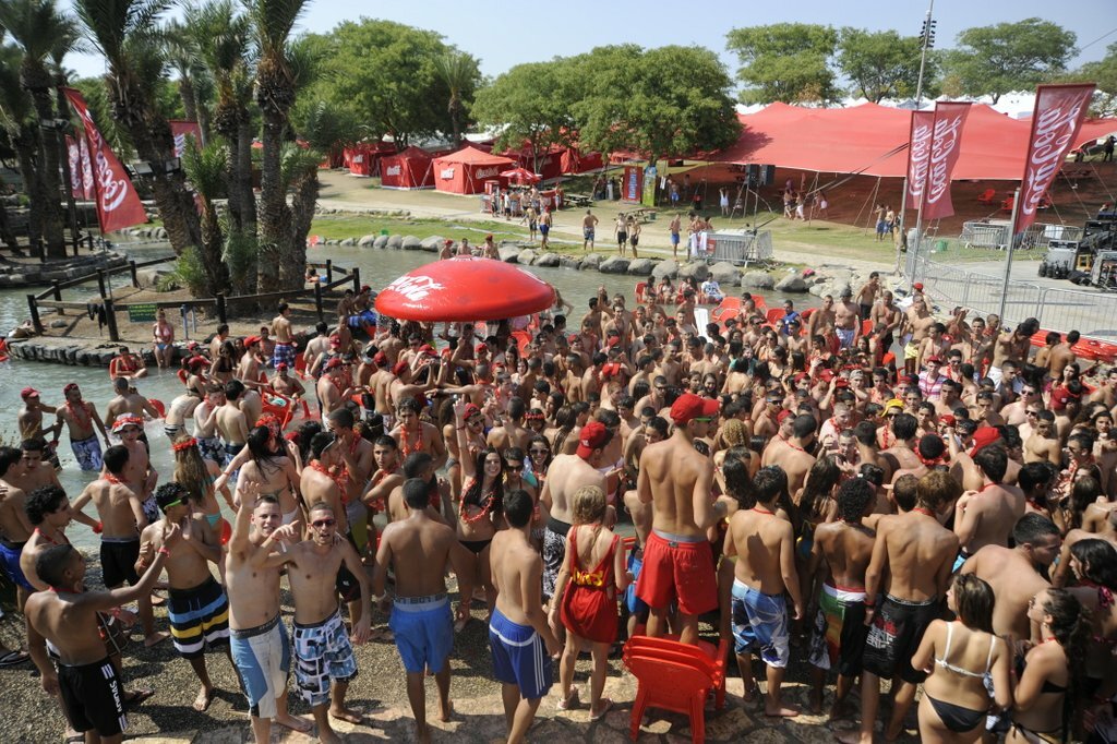 Coca-Cola открывает проект Summer Love!