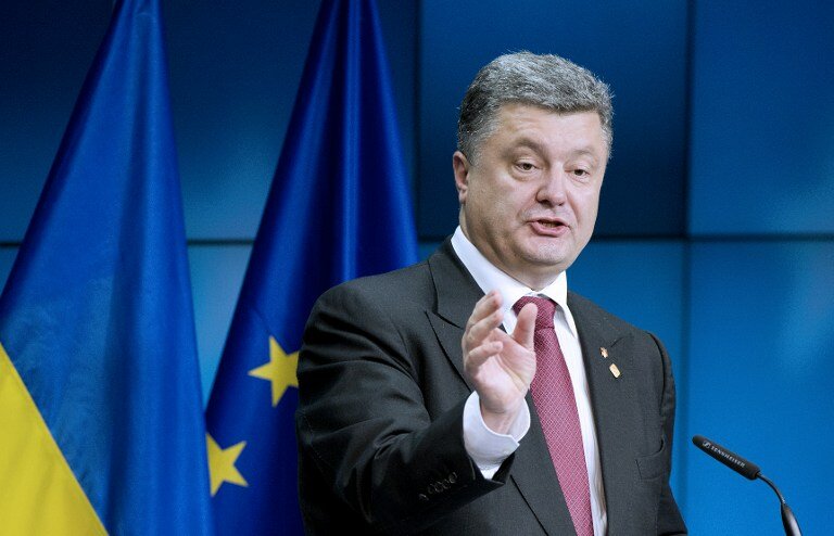 Порошенко обратился в своим друзьям в соцсетях (видео) | Фото: AFP