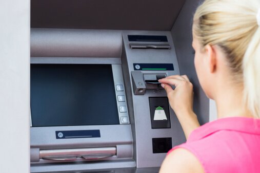 Банки отчитались о снижении стоимости услуг | Фото: Thinkstock