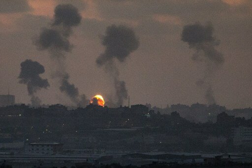 Израиль. Два прямых попадания в дома | Фото: AFP
