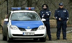 В Минобороны Эстонии вооруженный мужчина захватил заложников 
