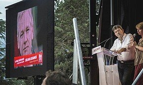 Ассанж принял участие в митинге через Skype | Фото: AFP