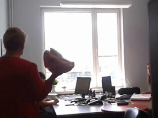 Свиная голова как орудие борьбы с бюрократами. Видео