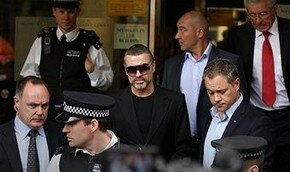 Суд приговорил Джорджа Майкла к двум месяцам тюрьмы | Фото: Getty Images