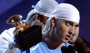 Эминем сожалеет о пагубной зависимости 