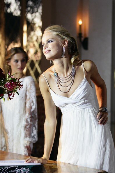 Аристократия 21-го века примеряет новейшую коллекцию Cartier | Фото: Getty Images