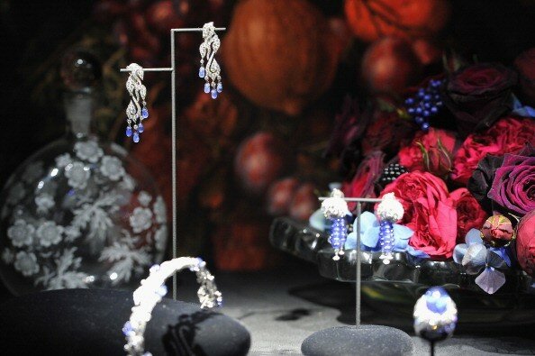 Аристократия 21-го века примеряет новейшую коллекцию Cartier | Фото: Getty Images