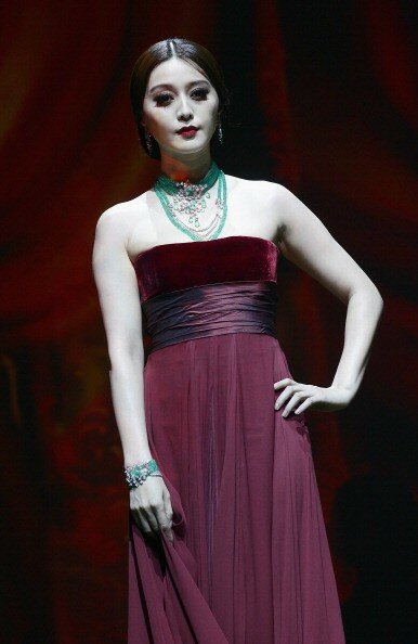 Аристократия 21-го века примеряет новейшую коллекцию Cartier | Фото: Getty Images