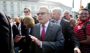 Президент ФРГ устроил гриль-вечеринку для 10 тысяч человек | Фото: AFP