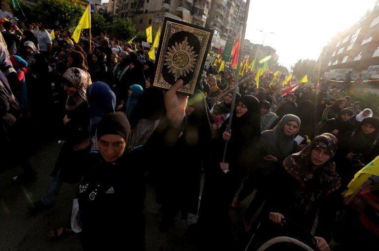 Защитники пророка в Бейруте: Шейх Насралла и еретик Асад | Фото: AFP