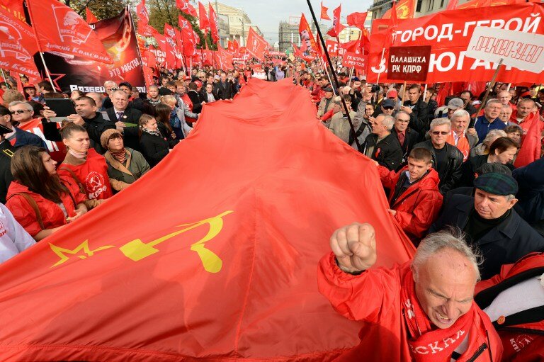 Родина-мать зовет: против Путина и коммунальных платежей | Фото: AFP