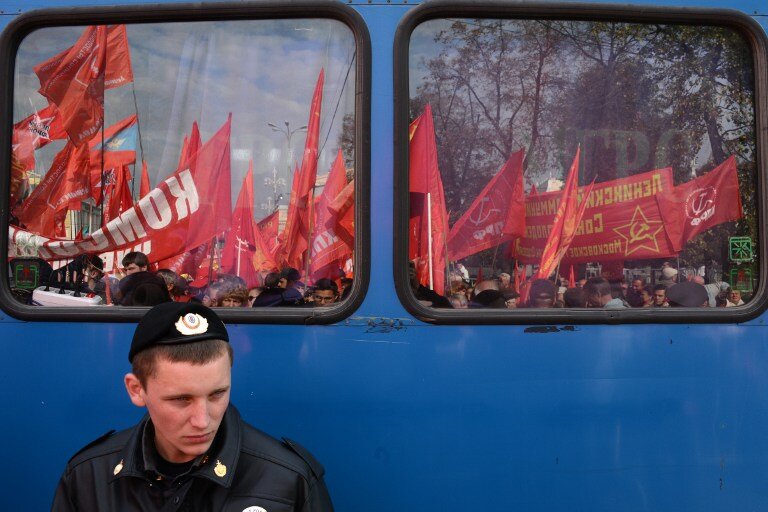 Родина-мать зовет: против Путина и коммунальных платежей | Фото: AFP