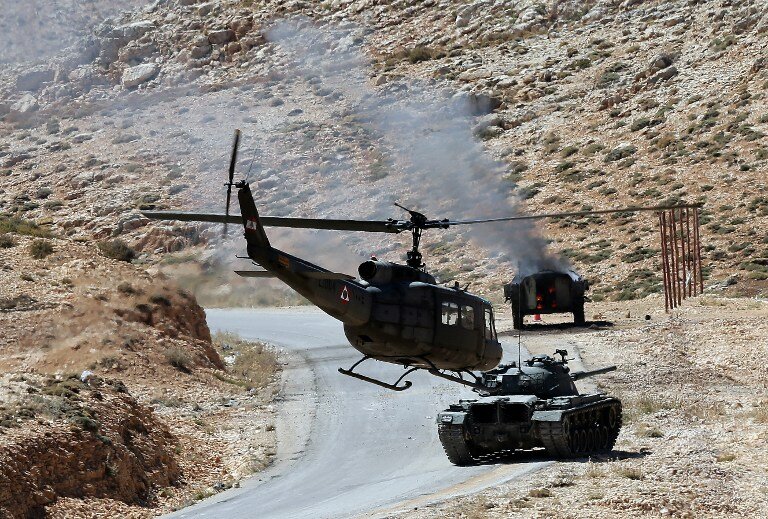 Ливанская армия атакует танковую колонну | Фото: AFP