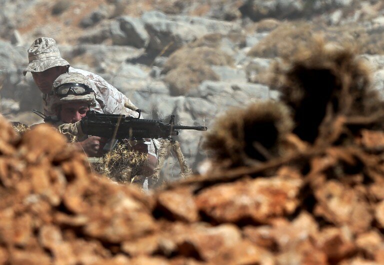 Ливанская армия атакует танковую колонну | Фото: AFP