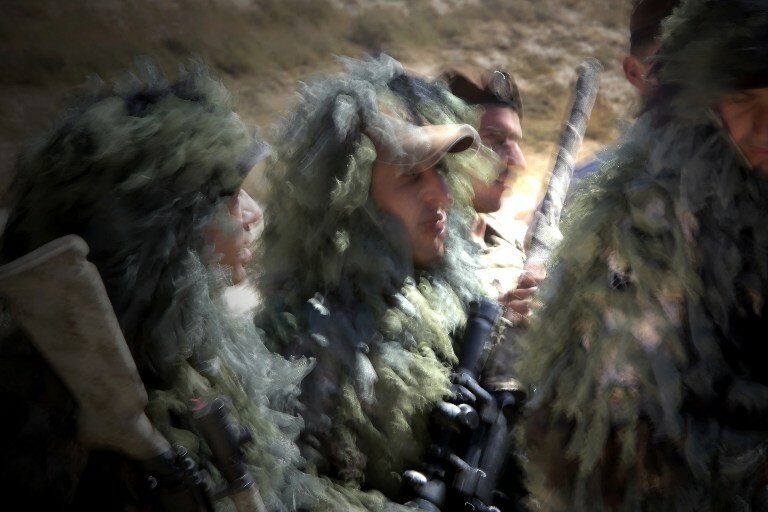 Ливанская армия атакует танковую колонну | Фото: AFP