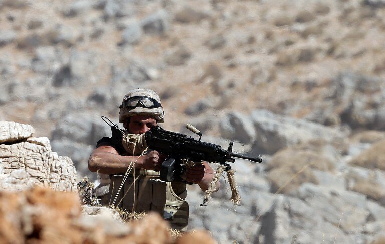 Ливанская армия атакует танковую колонну | Фото: AFP
