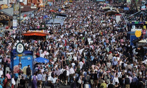 Октоберфест закончился. Недостает 7,5 миллионов литров пива | Фото: Getty Images
