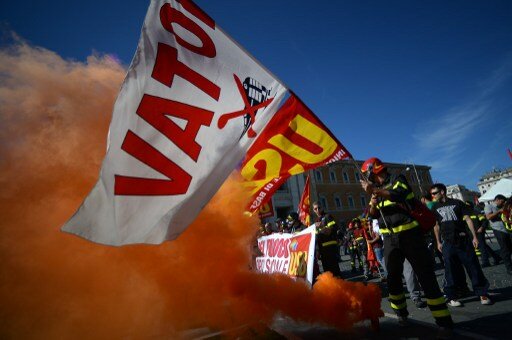 Итальянцы возмущены “жесткой экономией” | Фото: AFP