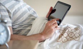 Мобильные устройства нарушают сон и семейную жизнь | Фото: Thinkstock