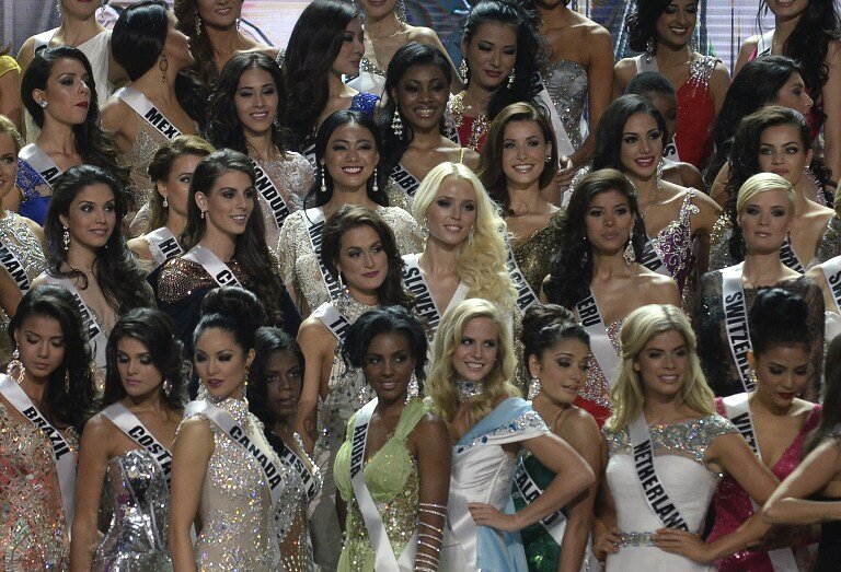 Жара на конкурсе Miss Universe | Фото: AFP
