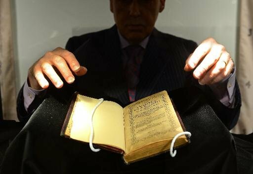 В США продали книгу псалмов за 14 млн долларов | Фото: AFP