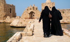 В Иране не довольны как одеты русские сотрудницы-атомщики | Фото: Thinkstock