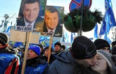 Сторонники Януковича продолжат митинговать 15 декабря | Фото: AFP