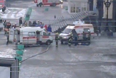Волгоград: Силой взрыва людей выбрасывало из окон 